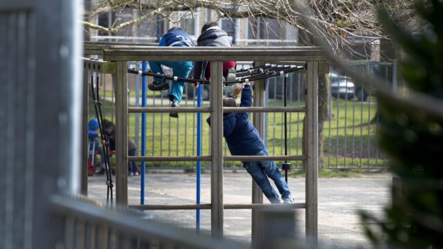 Buitenspelen? Weinig opgewassen tegen 'de macht van het scherm'