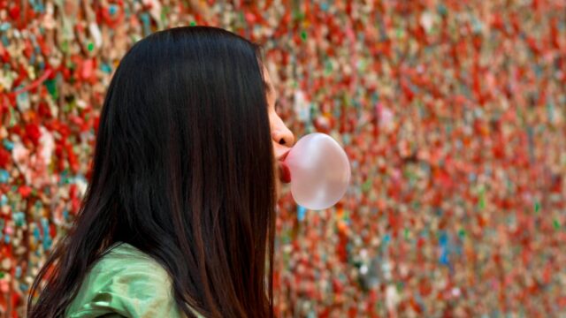 Plastics in kauwgom: waarom je het niet terugvindt op de verpakking