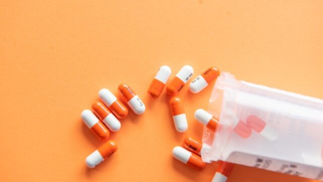 Onderzoek: farmaceutische industrie zet huisartsen onder 'emotionele druk' met reclamefolders