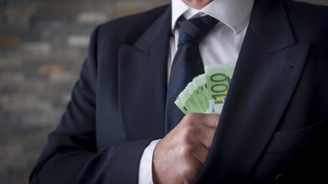 Nederland wordt steeds corrupter, zegt corruptie-onderzoeker