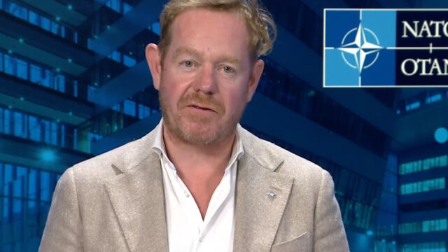 NAVO-topman Van Weel: Nederland moet NAVO-norm wettelijk verankeren