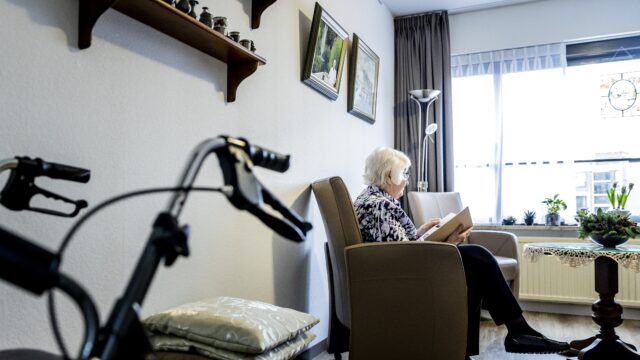 Ouderen voelen zich eenzamer én onveiliger: 'Samenleving moet beeldvorming herijken en verrijken'