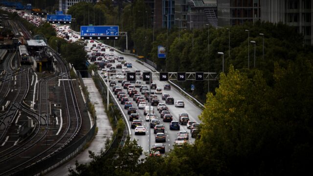 Ellenlange files zijn weer de norm: 'Als we op dezelfde voet doorgaan, komen we hier nooit van af'