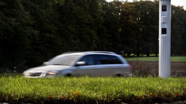Gemeenten willen zelf flitspalen kunnen plaatsen: 'Handhaving verkeer móét aangepakt worden'