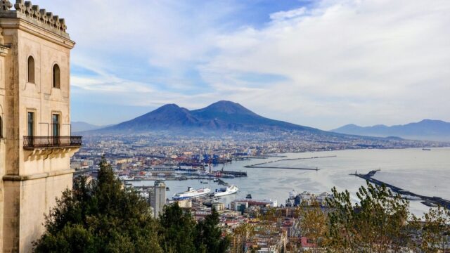 Magia di Napoli: perché così tante serie e film sono ambientati nella città italiana Magia di Napoli: perché così tante serie e film sono ambientati nella città italiana