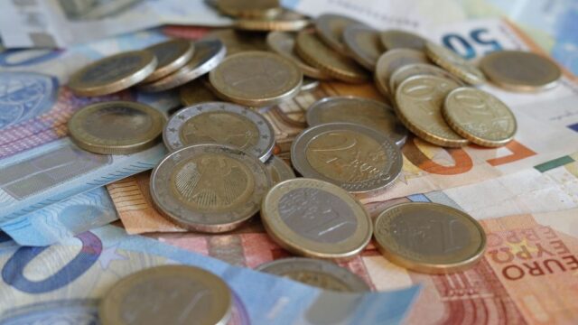 Mensen met hoge inkomens vaker financieel in de knel door leefstijlinflatie