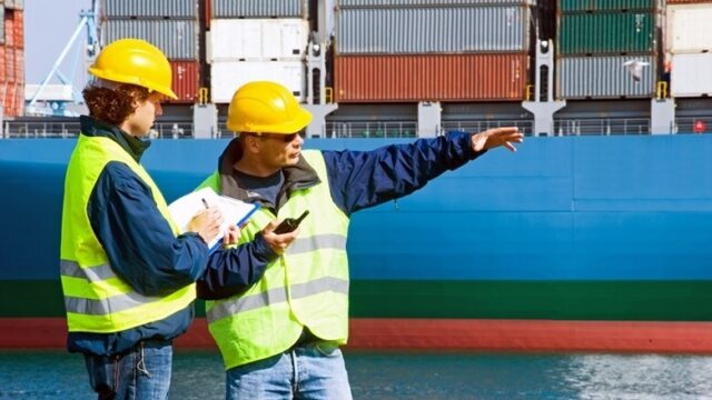 Havenmedewerkers woest door vastgelopen gesprekken over vroegpensioen: 'Het is ellende'