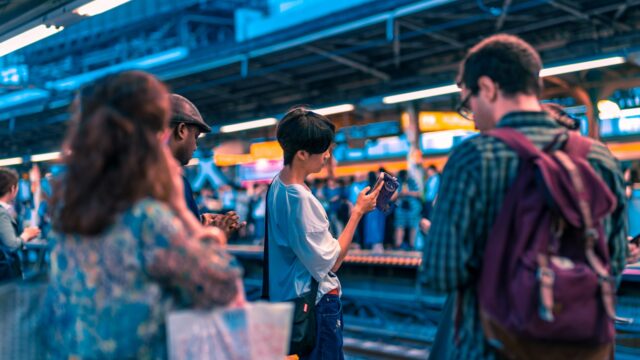 Kinderen worden online onvoldoende beschermd: 'Het is David tegen Goliath'