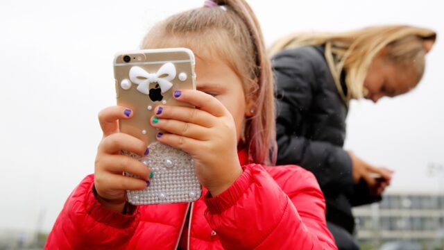 Waarom een smartphoneverbod voor kinderen de problemen niet oplost