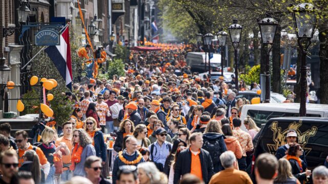Hoe staan we tegenover Koningsdag: 'Voor mij hoeft er geen koning te zijn, wel Oranje Boven'