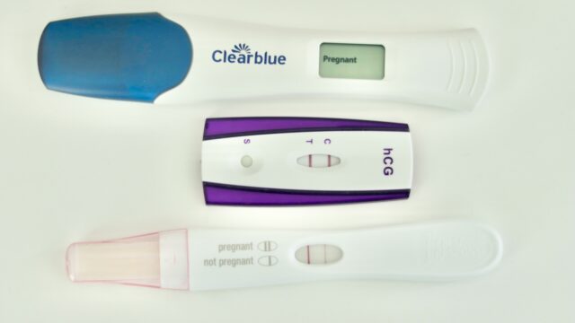 Folders vol desinformatie over abortus in wachtkamers van huisartsen