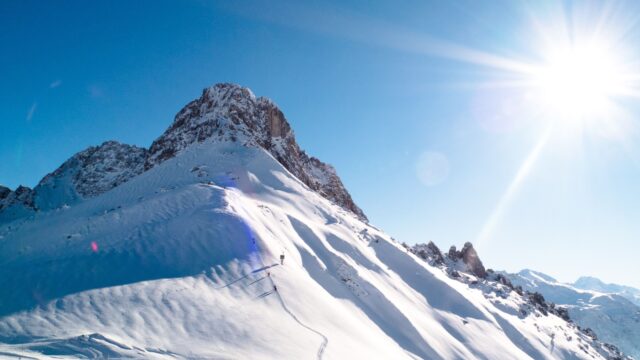 Dolf Jansen hing zijn ski's aan de wilgen en gleed bijna de afgrond in