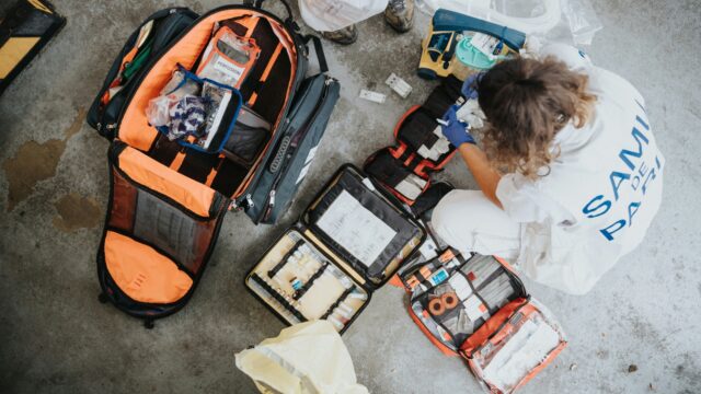 Hulp aan vluchtelingen leidt tot rechtszaak tegen hulpverleners