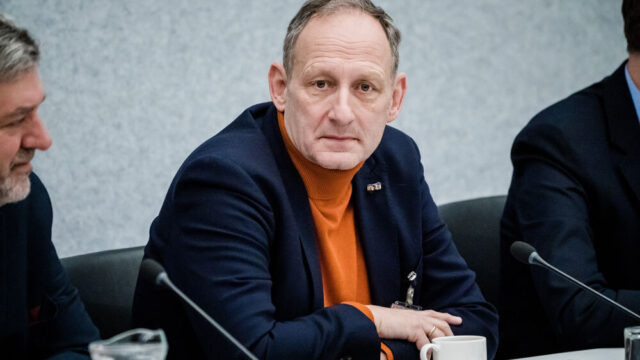 Generaal buiten dienst De Kruif verdenkt Rusland van opblazen stuwdam: 'Duizenden kilo's springstof nodig'