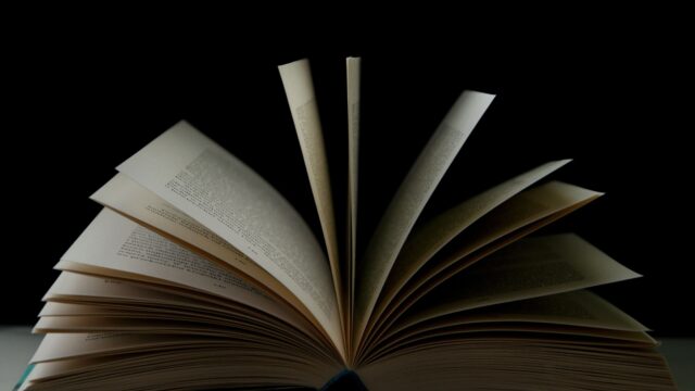 Laaggeletterden die zichzelf en anderen leren schrijven en lezen maken kans op een prijs