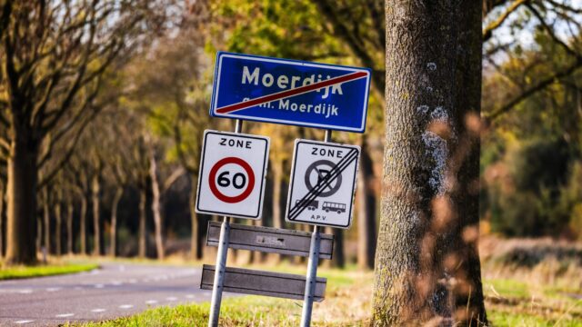 Brabants dorp Moerdijk moet verdwijnen: 'Inwoners leven al jaren tussen hoop en vrees'