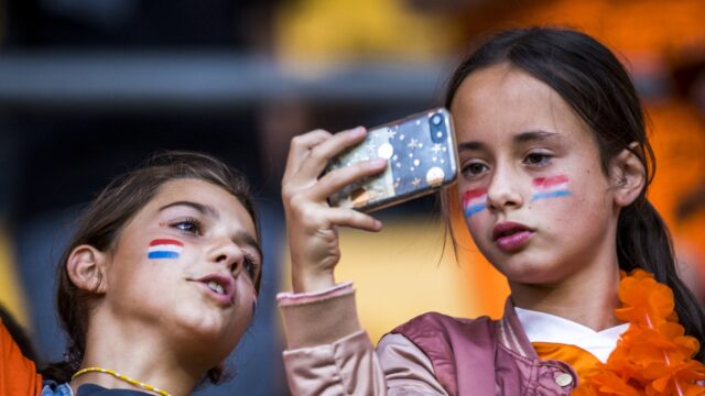 De online wereld 'kan heel mooi zijn, maar geef handvatten'