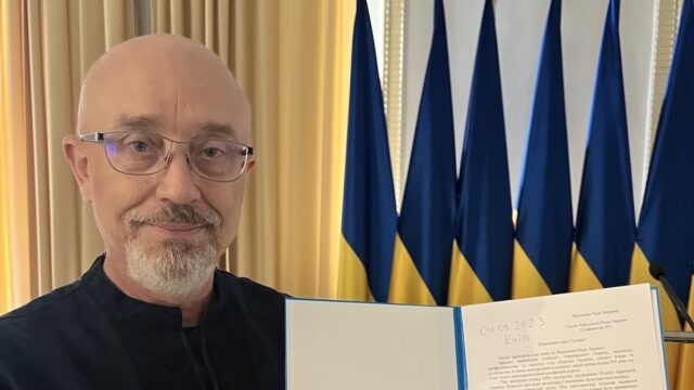 Oekraïense defensieminister stapt op vanwege corruptie: 'Positie was onhoudbaar'