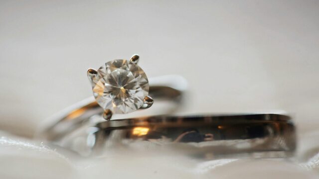 Diamanten worden op grote schaal vervalst: 'Zelfs minuscule inscripties nagemaakt'