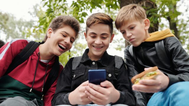 Blijven jongeren uit de criminaliteit door een game? 'Het sluit aan bij hun belevingswereld'