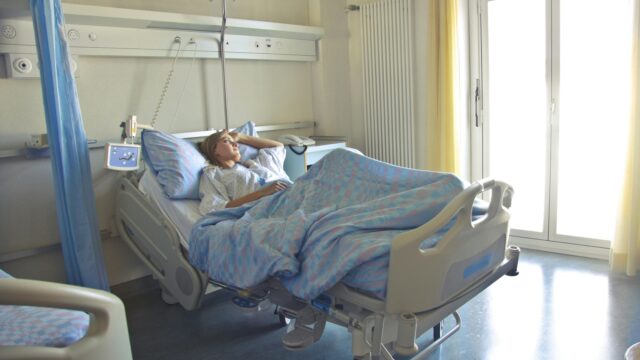 Oud-voorzitter Gezondheidsraad: 'Schaf eigen risico af, maak premie inkomensafhankelijk'