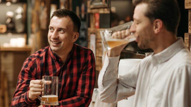 Mannen boven de veertig hebben steeds vaker moeite met het onderhouden van vriendschappen