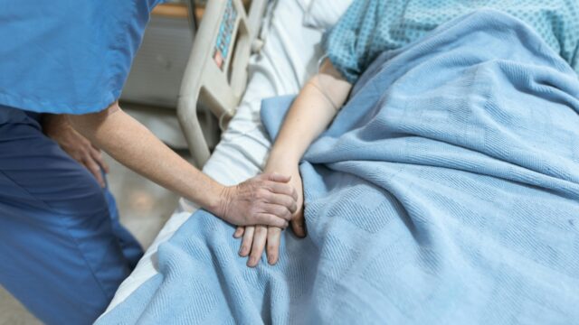 Agressie in het ziekenhuis? Verpleegkundige Caroliene heeft er regelmatig mee te maken