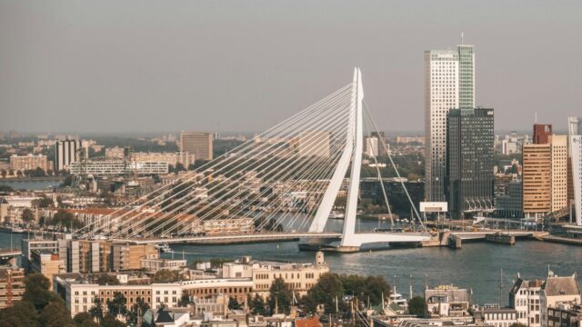 Van gabbermuziek tot Jules Deelder: dit vind je in de canon van Rotterdam