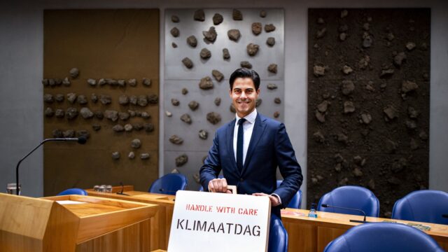 Heeft Jetten écht afgedwongen dat op alle daken zonnepanelen moeten? 'Dat klopt niet'