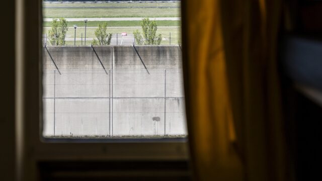 Tekorten in het gevangeniswezen 'door hogere strafeisen, werkdruk en minder plek'