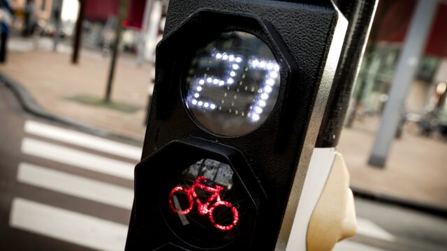 De functie van de wispelturige aftelklok van het fietsstoplicht