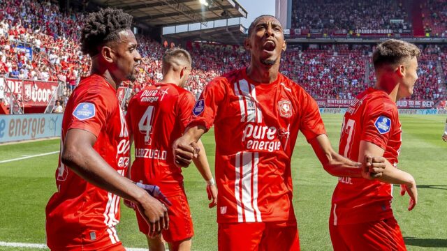 (Eigen) doelpunt, uitblinkende Olij en de Conference League als geschenk: FC Twente wint play-offs