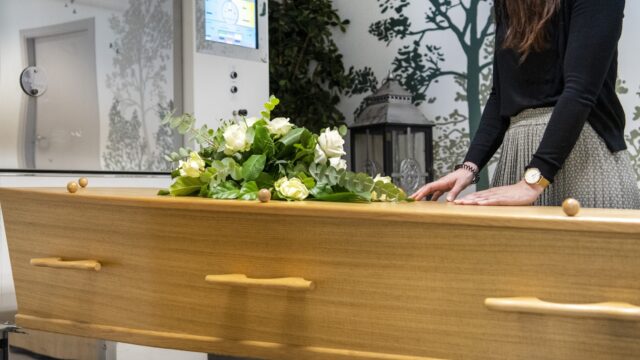 Hoge kosten uitvaart: 'Als nabestaande sta je met zeven nul achter'