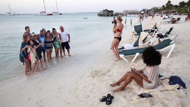 Hoe geven mensen hun vakantiegeld uit? 'Zet het gelijk apart, zou de eerste tip zijn'