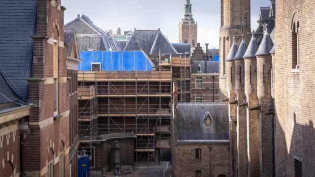 Verbouwing van 'historisch beladen' Binnenhof valt nóg duurder uit: 'Het is een geweldig moeilijk complex'