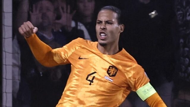 Nederlands elftal zet met winst op Griekenland reuzenstap richting EK