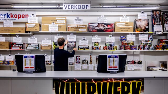 Vuurwerktraditie nog steeds geliefd? 'Liever met z'n allen gecontroleerd carbidschieten'