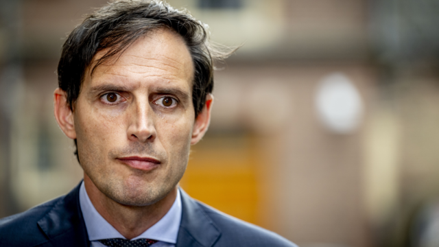 Politiek spel in Brussel rond Hoekstra: 'Hoorzitting wordt zware klus'