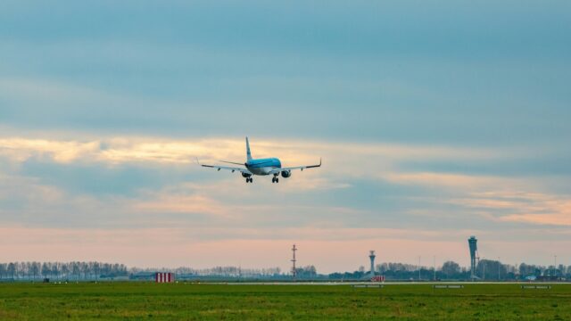 Honderden omwonenden beschuldigen Schiphol van mishandeling