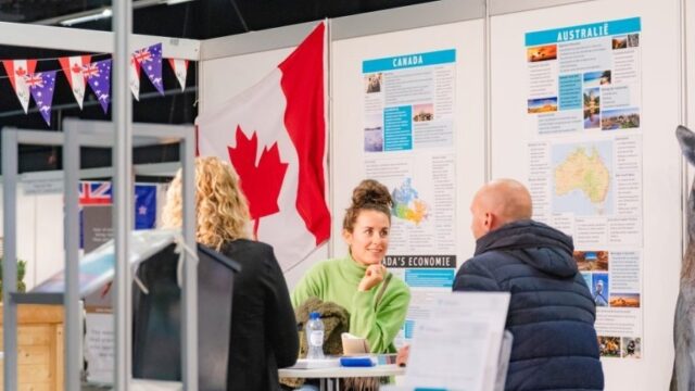 Emigratiebeurs: schoonheidswedstrijd om de gunst van de emigrant in spé