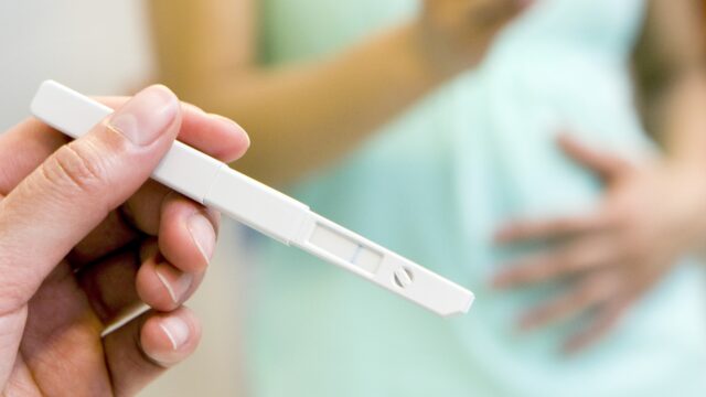 Aantal abortussen stijgt opnieuw flink, het is gissen naar de oorzaak