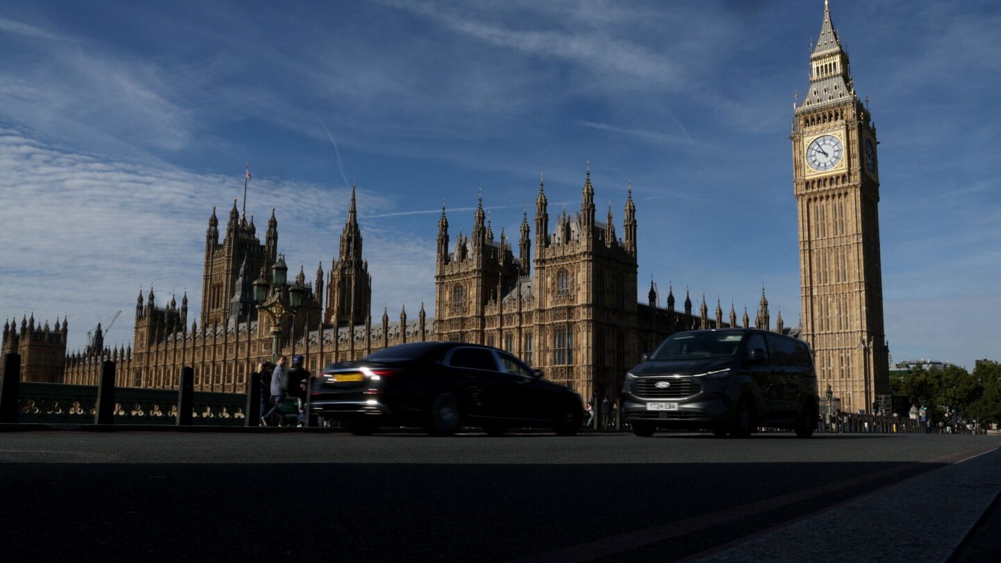 Wie is de mysterieuze Batman die mensen helpt in Londen? 'Dit is zijn grootste vijand'
