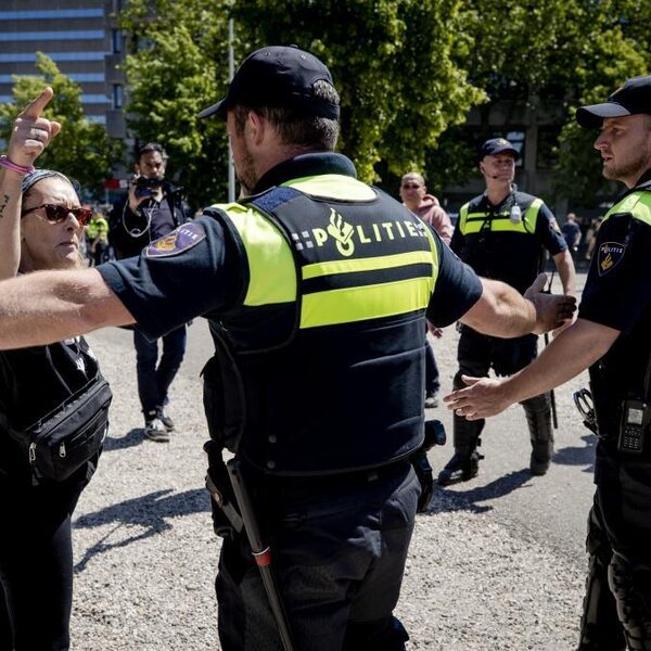 Ophef om beschermingswet agenten