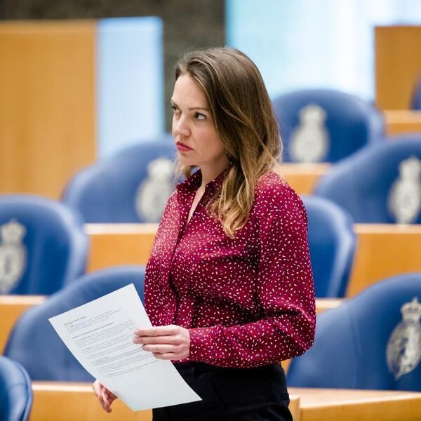 VVD: Stuur liegende statushouders terug