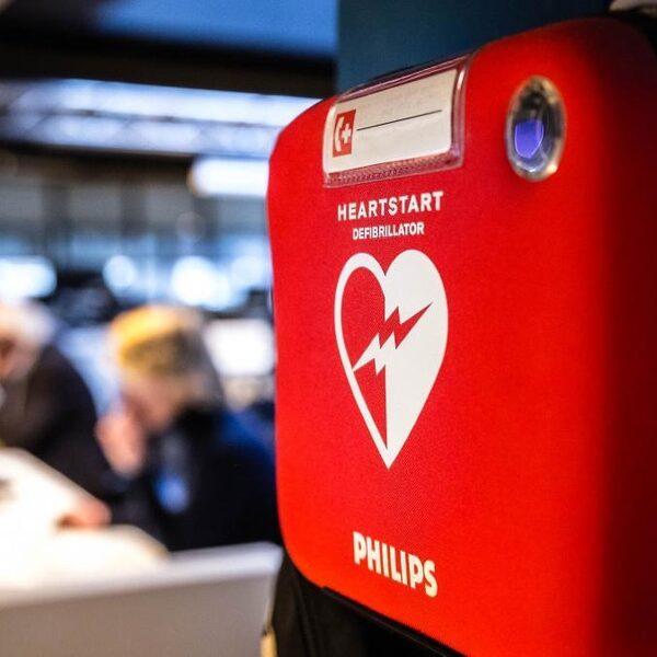 Steeds meer buurten schaffen AED aan