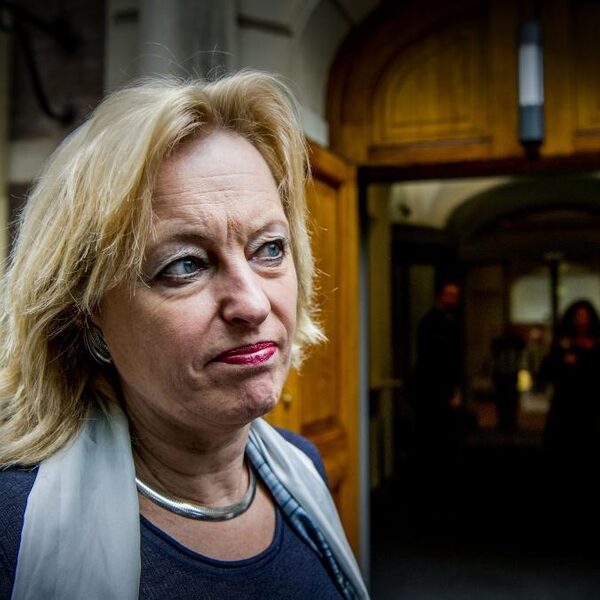 Gezondheidsraad: 'Kijk niet alleen naar de 'R', maar ook naar mentale stand van het land'