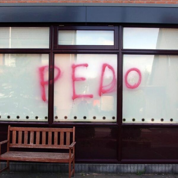 'Pedojagen moet strafbaar worden'