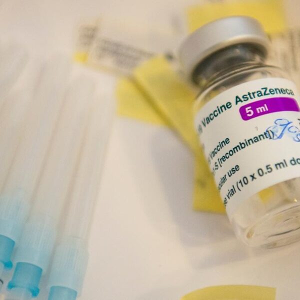 Hoe komen we van het vaccintekort af?