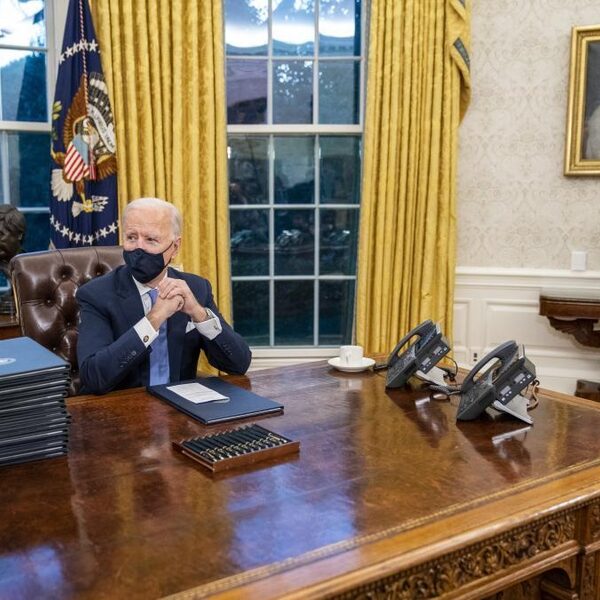 Met wie belt Biden het eerst?