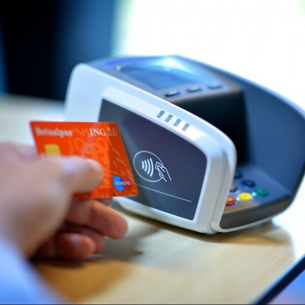 Laat contant geld niet verdwijnen